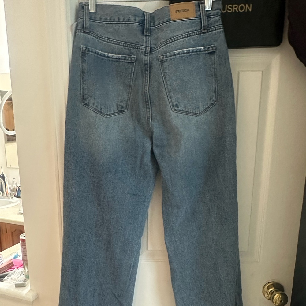 RSQ Relaxed Fit Jeans in Classic Blue Women’s frayed legs - Picture 3 of 6